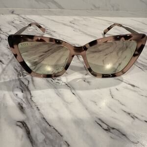 Diff Eyewear Becky II Sunglasses Womens Cat Eye Gradient Read